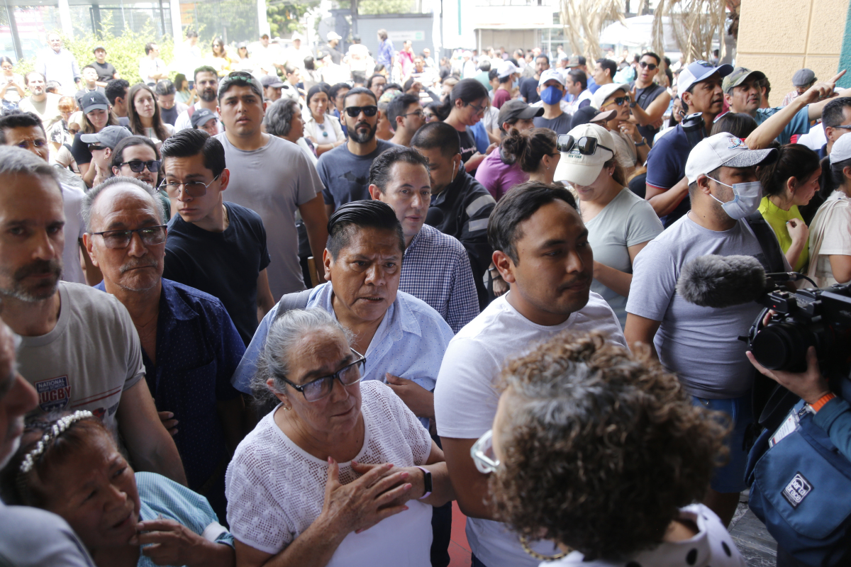 Largas esperas y desorganización marcan jornada electoral en casillas