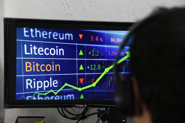 Ethereum, the cryptocurrency that drives active portfolios, surpasses Bitcoin