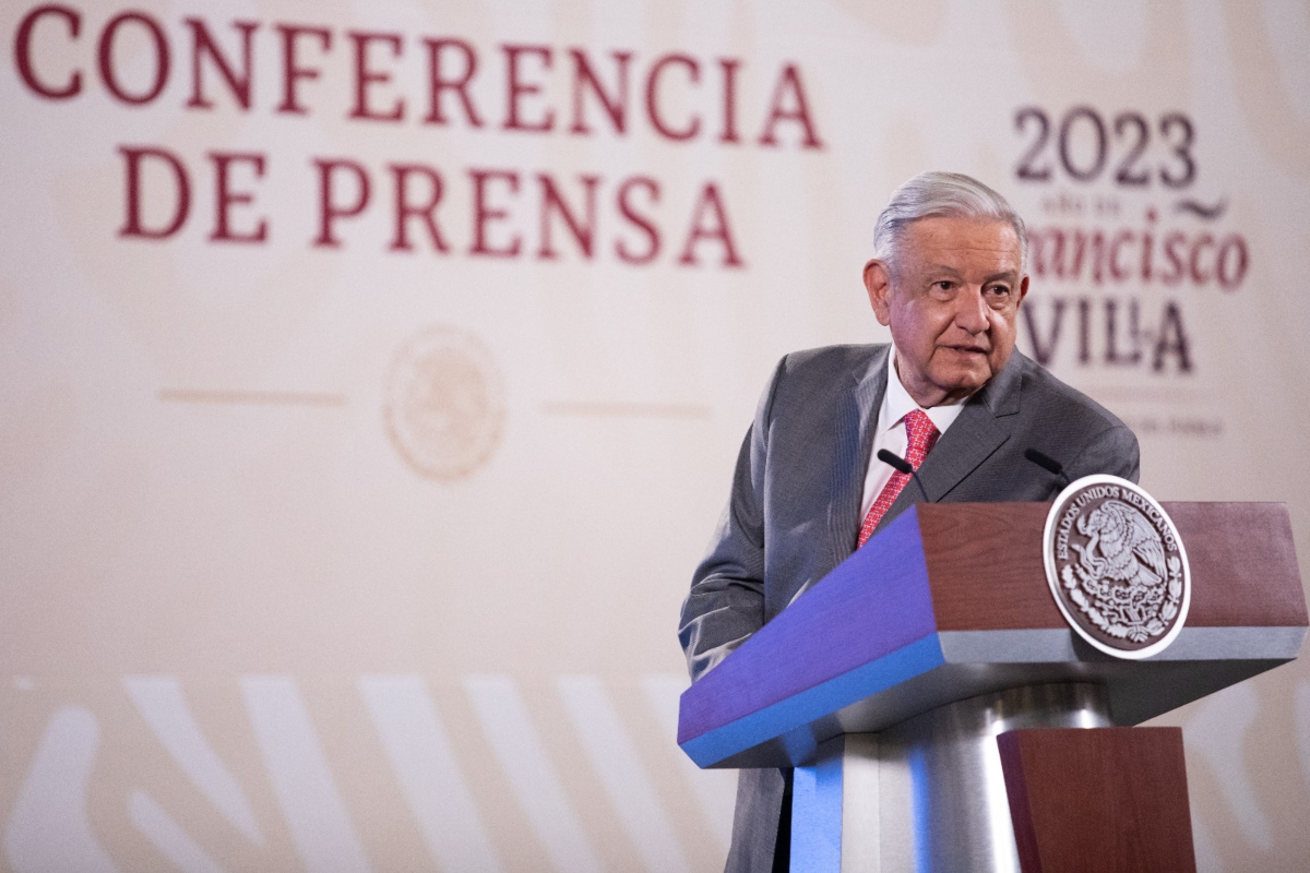 Los marcianos llegaron bailando cha cha cha as responde AMLO a