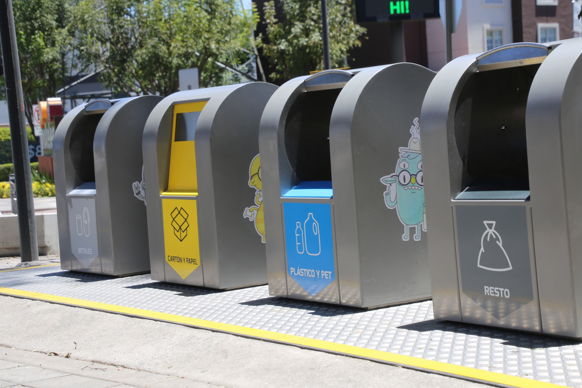 Contenedores de reciclaje en Guadalajara, México (foto Sergio F Cara/NotiPress)