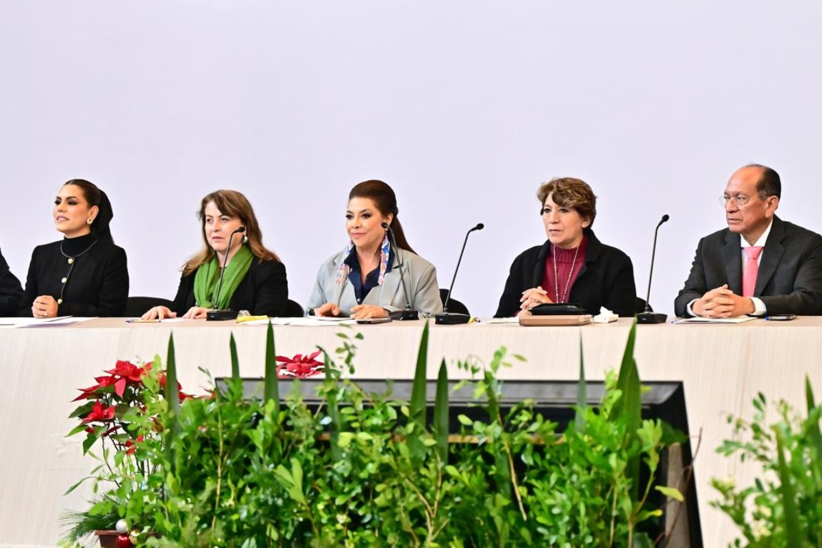 Gobernadores reunidos en la la Reunión de Coordinación Interestatal contra el Robo de Vehículos. Fuente: Gobierno del Estado de México