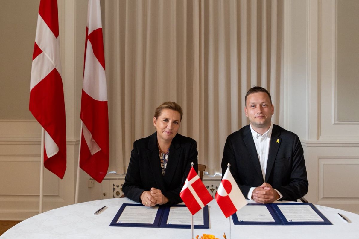 La primera ministra danesa, Mette Frederiksen, y el primer ministro groenlandés, Jens-Frederik Nielsen. Fuente: Ministerio de Estadística/X