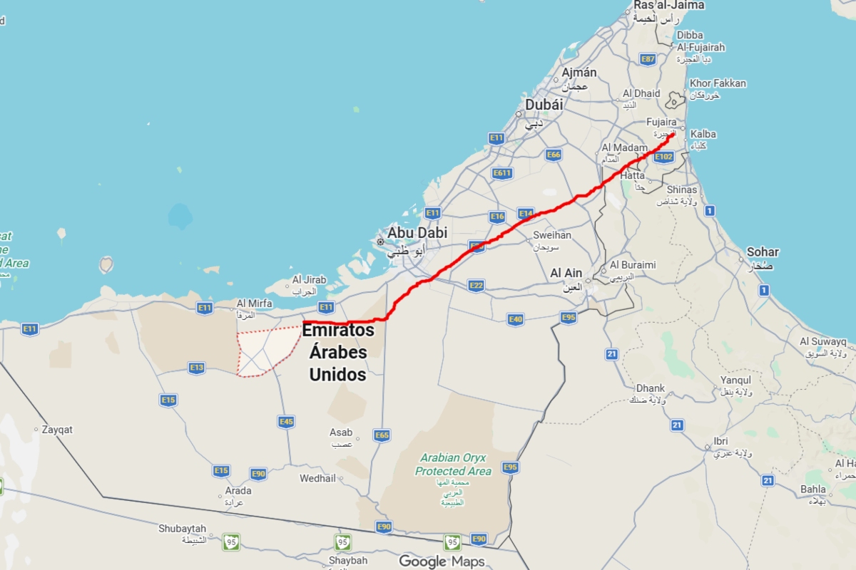 Oleoducto Habshan-Fujairah, que permite exportar desde el Golfo de Omán. Fuente: Google Maps