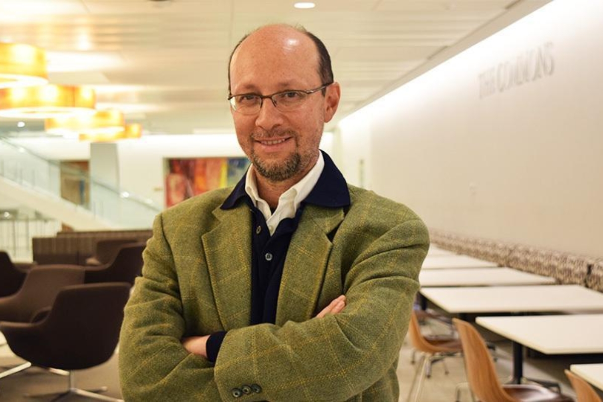 Orellana es experto en derecho ambiental internacional. Es profesor adjunto en la Facultad de Derecho de la American University Washington y, desde 2020, Relator Especial de las Naciones Unidas sobre Sustancias Tóxicas y Derechos Humanos. Fuente: American University