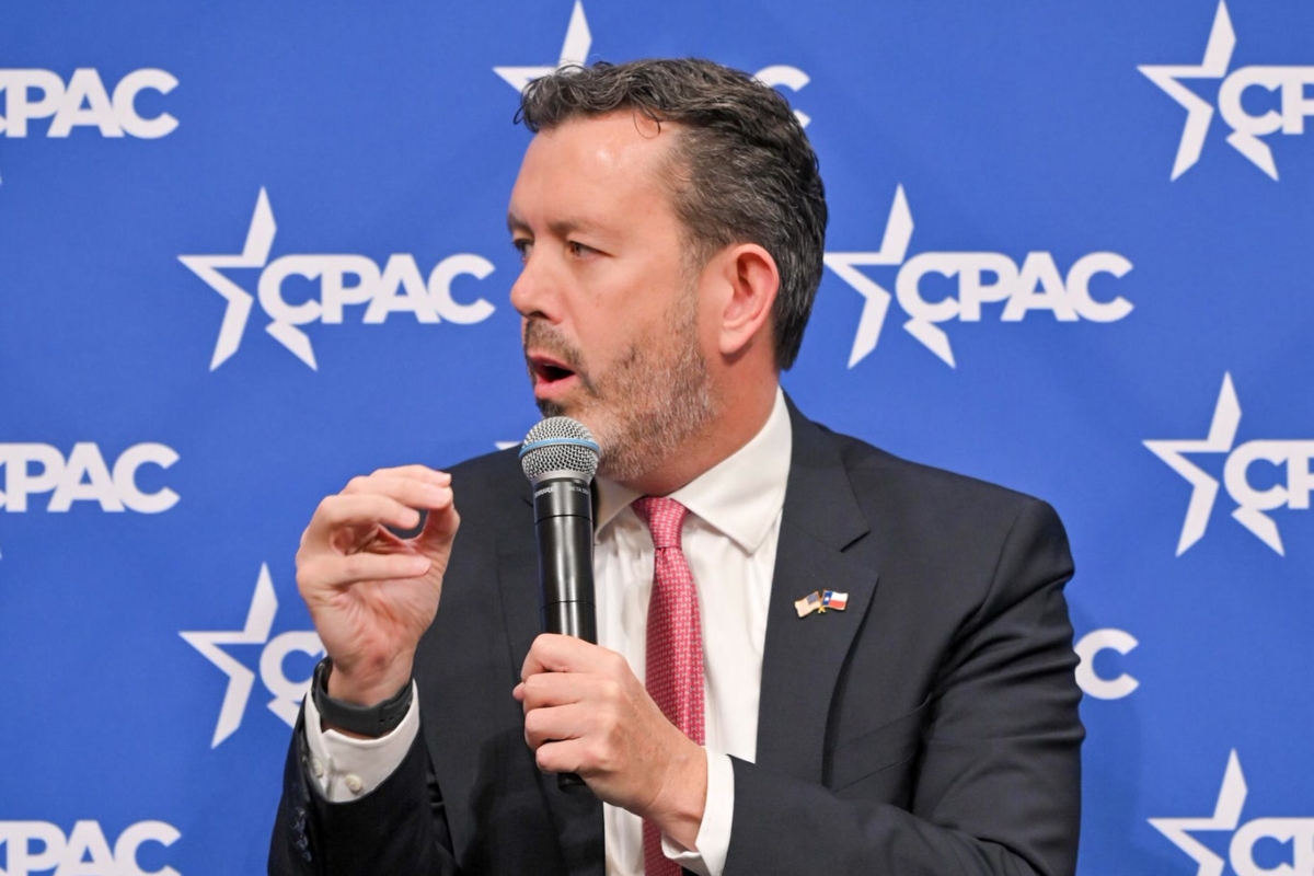 Larry Rubin es un empresario y activista político mexicoestadounidense, actualmente candidato republicano al Congreso de los Estados Unidos por el Distrito 38 de Texas para las elecciones de noviembre de 2026. En la foto, se lo puede ver en la CPAC donde habló en la Cumbre para Combatir el Narcoterrorismo. Fuente: X/Larry Rubin