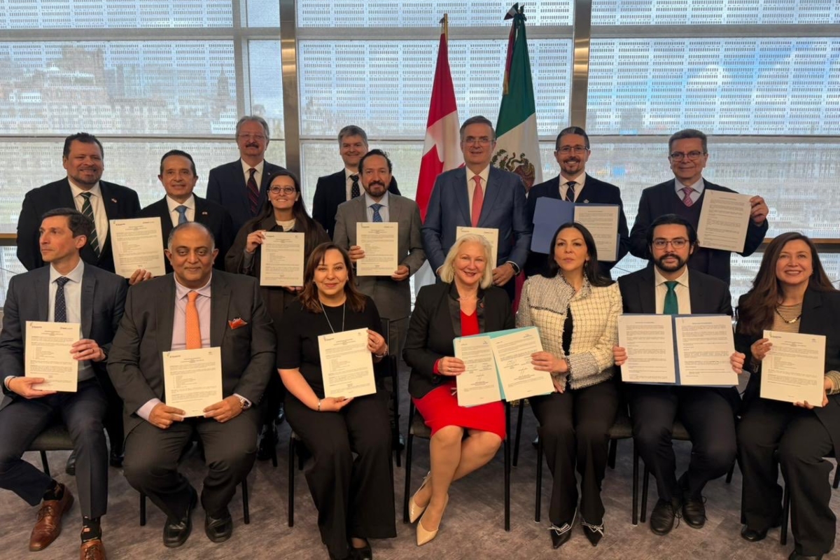 Firma de compromisos entre empresas e instituciones de México y Canadá para producir medicamentos y acelerar investigaciones médicas binacionales. Fuente: X @m_ebrard