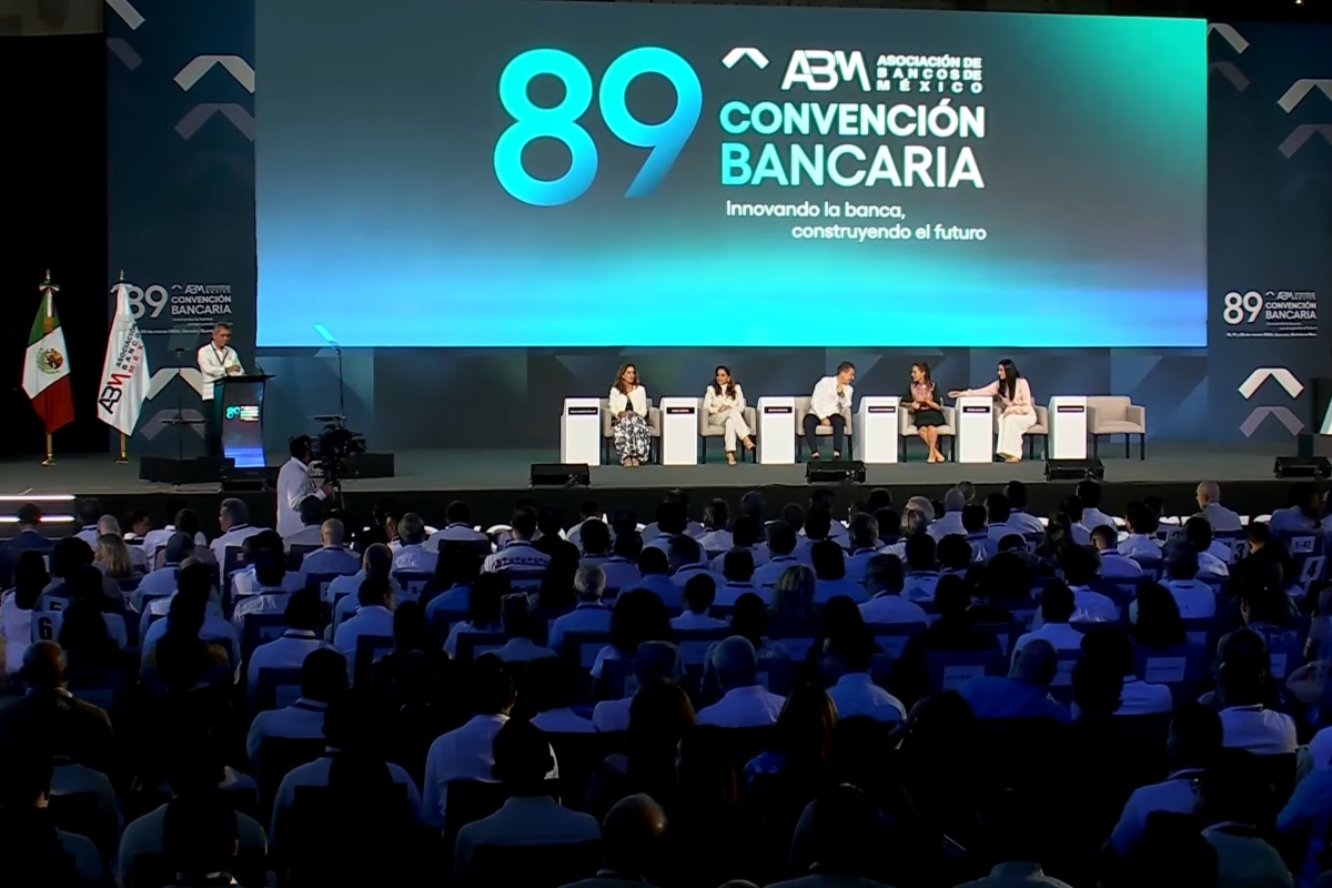 Inauguración 89 de la Convención Bancaria en Benito Juárez, Quintana Roo, celebrada el 19 de marzo. El evento estuvo encabezado por la presidenta Claudia Sheinbaum. La acompañaron: Emilio Romano, presidente de la Asociación de Bancos de México (ABM), Édgar Amador Zamora, secretario de Hacienda y Crédito Público (SHCP), Mara Lezama, gobernadora del Estado de Quintana Roo, y Victoria Rodríguez Ceja, gobernadora del Banco de México (Banxico). 