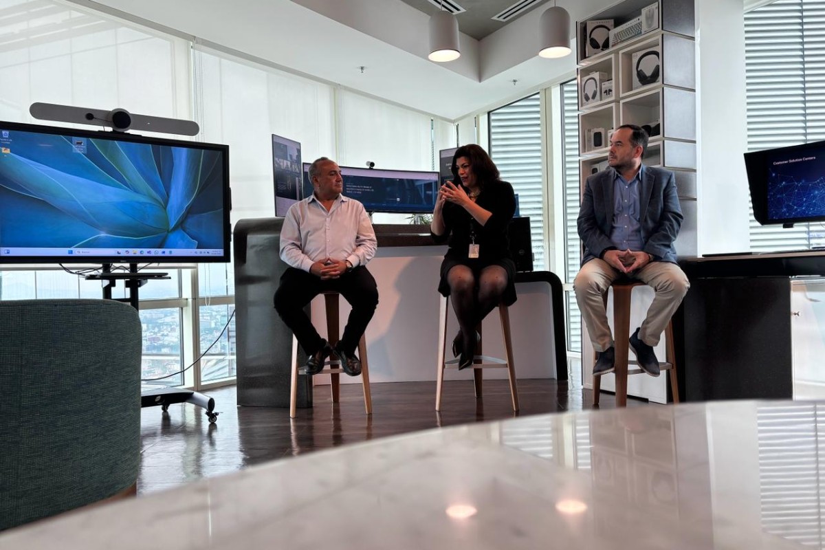 José Guerrero, director TI de Tyasa (izquierda), Andrea Alcantara de Dell (medio) y Arturo Benavidez de Dell (derecha)
