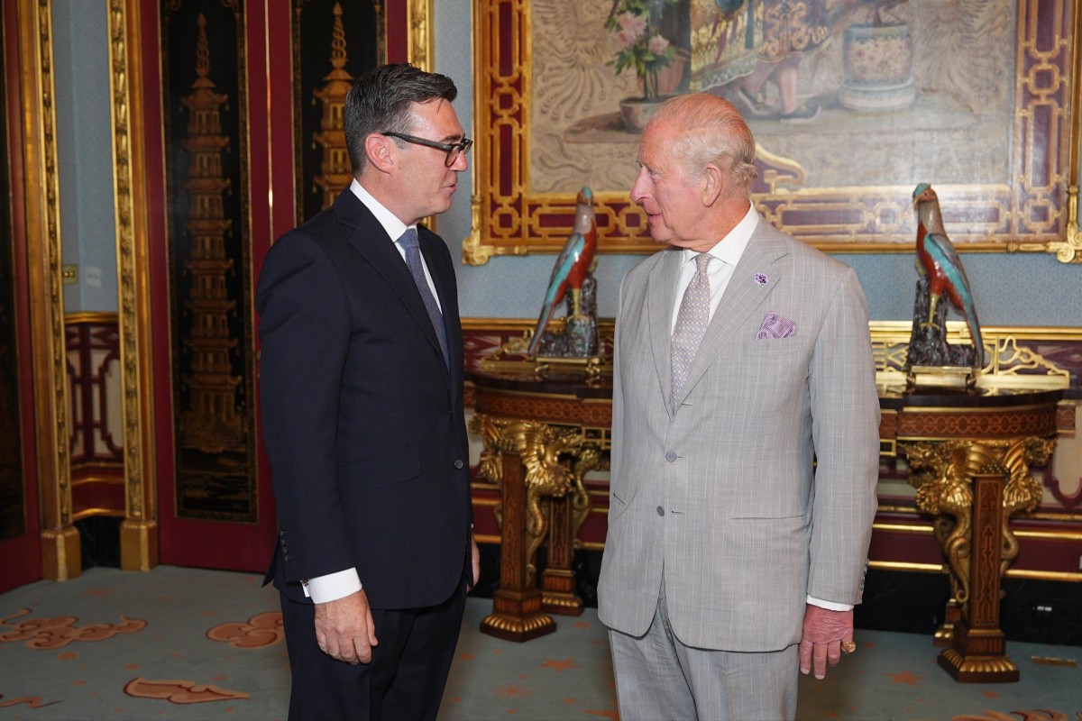 Burnham en una audiencia con el rey Carlos III. Fuente: X @chrisshipitv