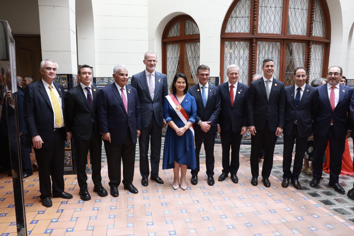 Fujimori junto a varios mandatarios de la región y el rey de España, Felipe VI. Fuente: X @casareal