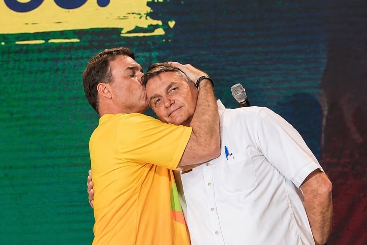 x @FlavioBolsonaro