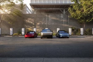 X @Tesla